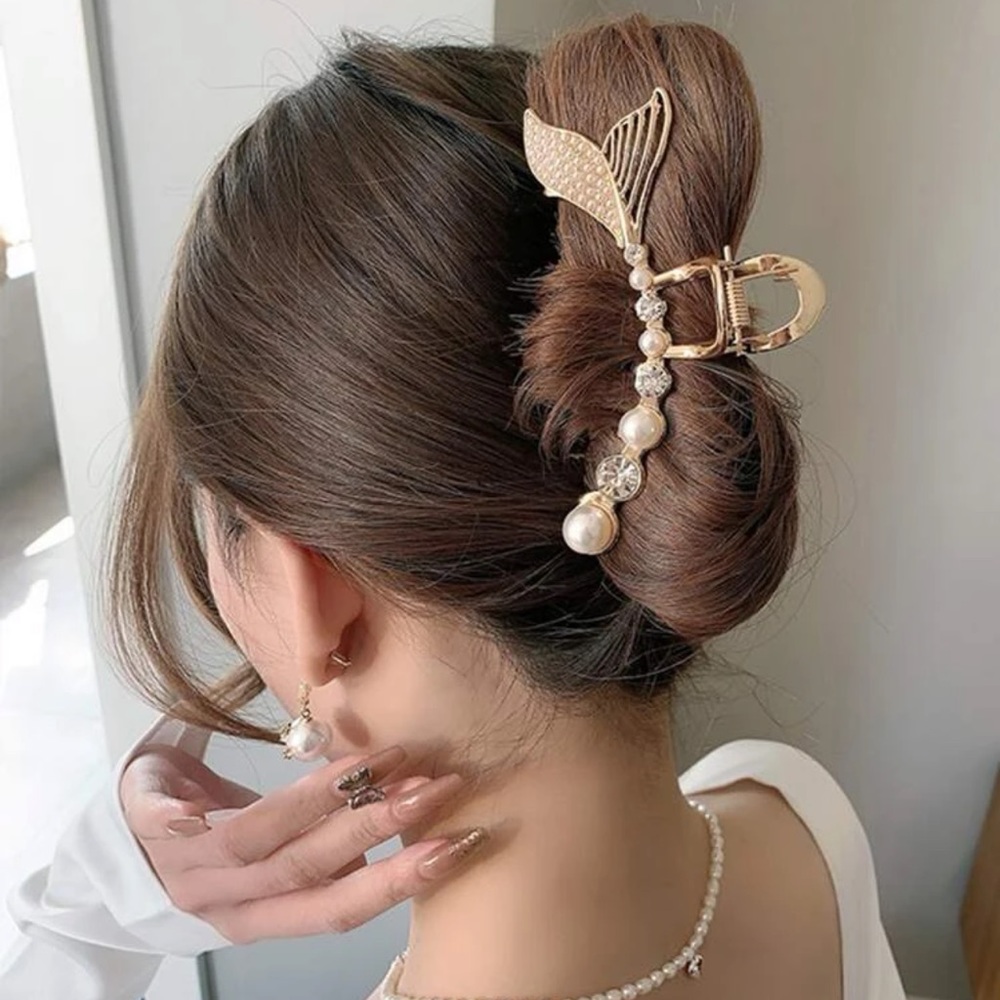🧜🏻‍♀️ Pretty Mermaid tail large gold hair claw with Pearls & rhinestones new🐚